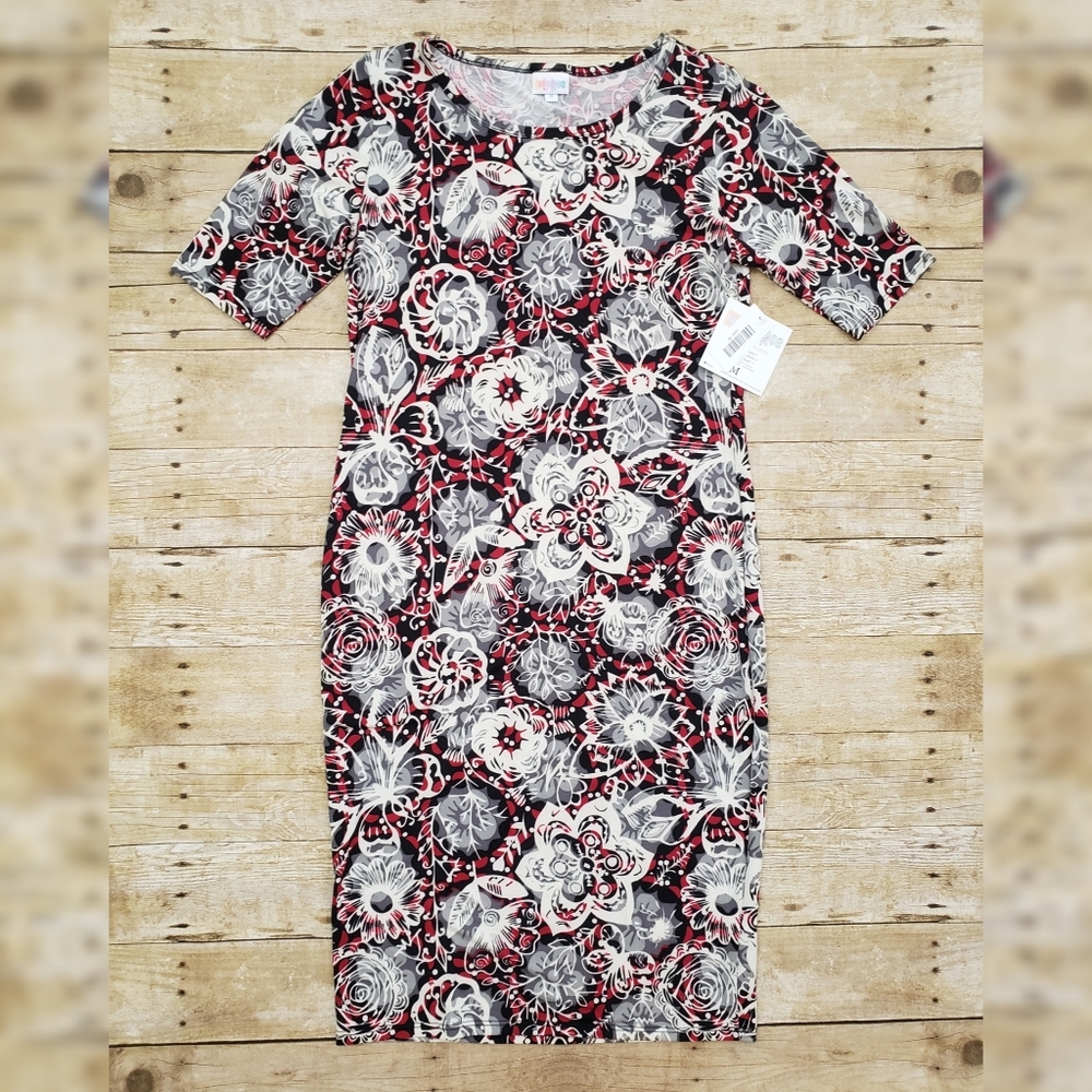 🌵 NWT Lularoe Julia Dress Medium Floral Red Black